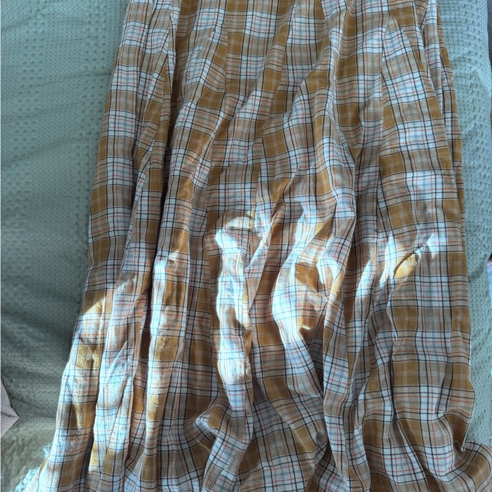 Listicle Plaid A-Line Skirt in Tan and White